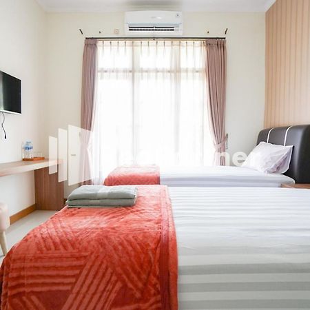 Fazza Syariah Mitra Reddoorz Otel Cakarta Dış mekan fotoğraf