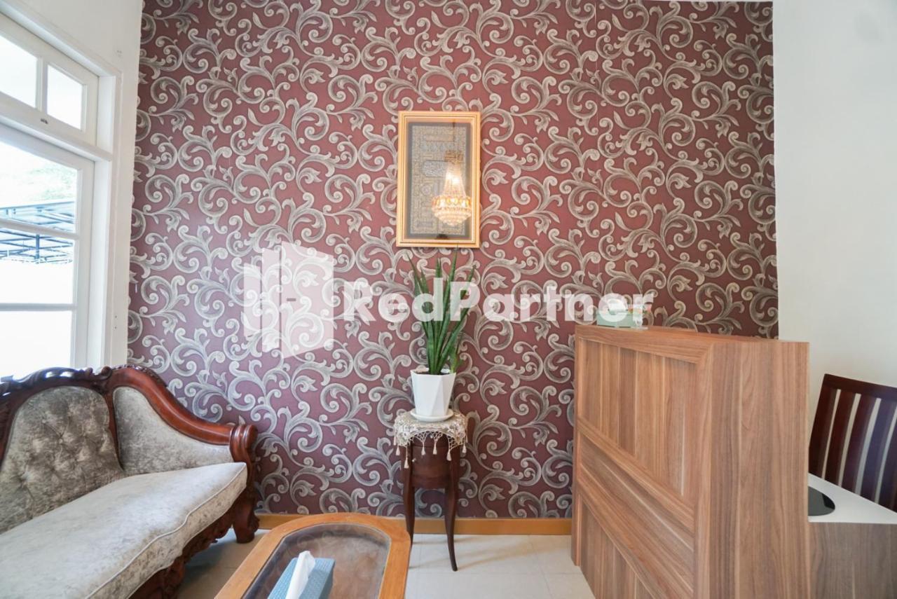 Fazza Syariah Mitra Reddoorz Otel Cakarta Dış mekan fotoğraf