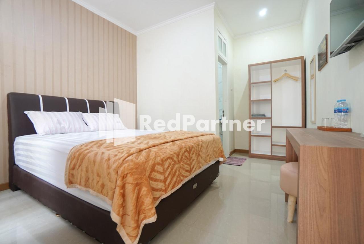 Fazza Syariah Mitra Reddoorz Otel Cakarta Dış mekan fotoğraf