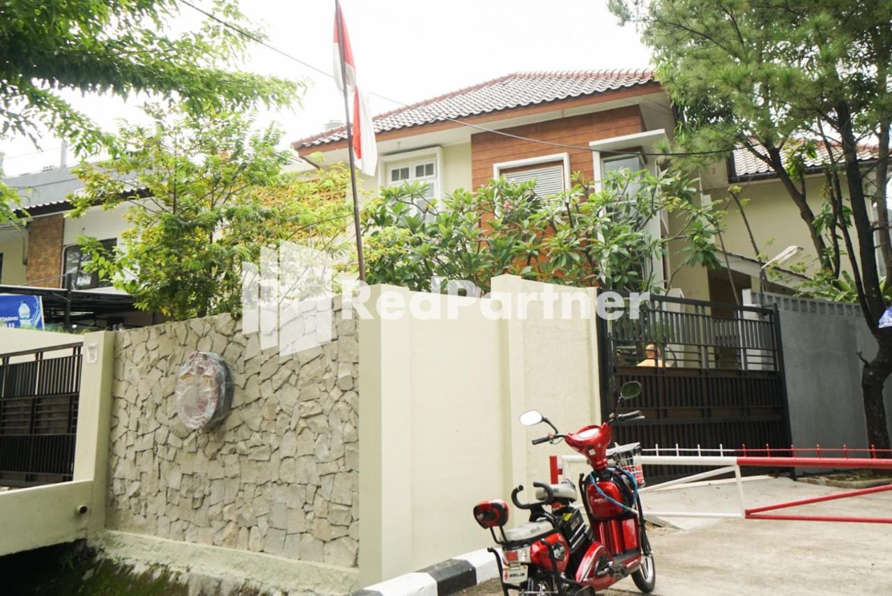 Fazza Syariah Mitra Reddoorz Otel Cakarta Dış mekan fotoğraf