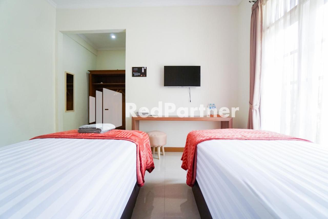 Fazza Syariah Mitra Reddoorz Otel Cakarta Dış mekan fotoğraf