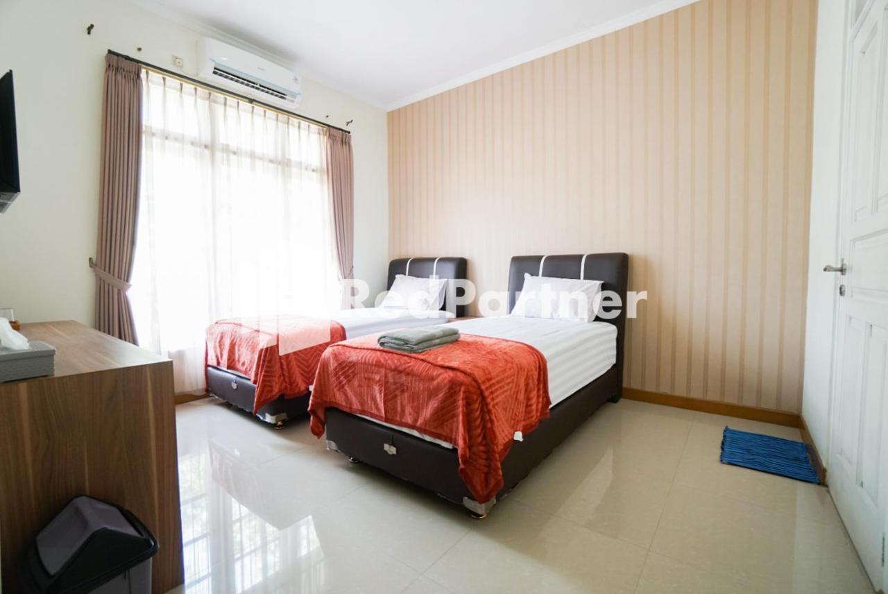 Fazza Syariah Mitra Reddoorz Otel Cakarta Dış mekan fotoğraf