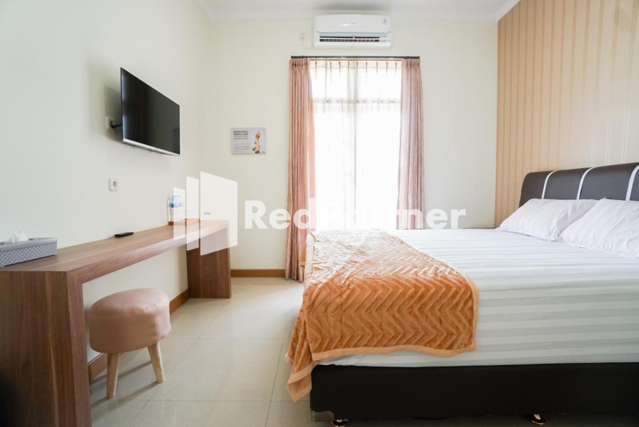 Fazza Syariah Mitra Reddoorz Otel Cakarta Dış mekan fotoğraf